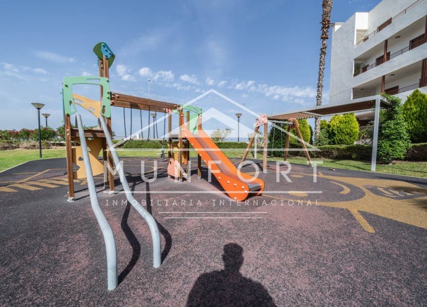 2 makuuhuone Kattohuoneisto myytävänä paikassa Orihuela Costa mukana uima-altaan - 309 000 € (Ref: 9928492)