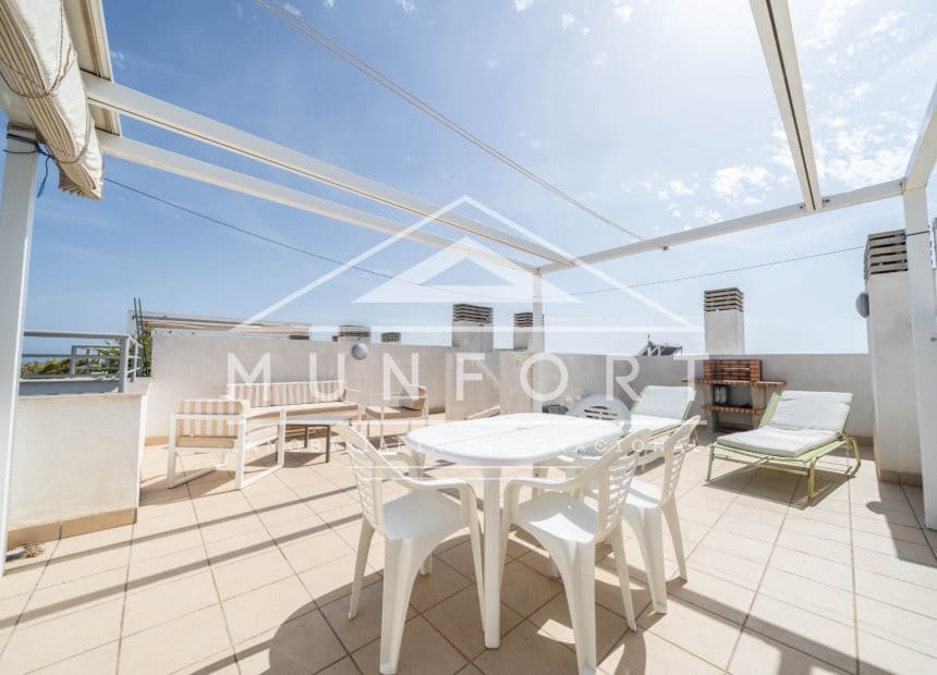 2 makuuhuone Kattohuoneisto myytävänä paikassa Orihuela Costa mukana uima-altaan - 309 000 € (Ref: 9928492)