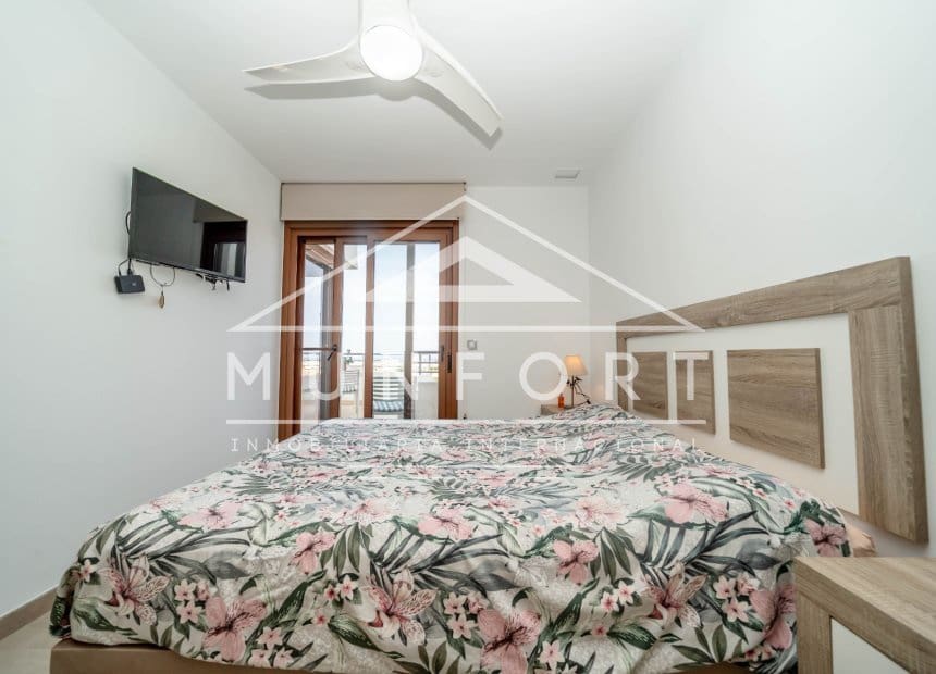 2 makuuhuone Kattohuoneisto myytävänä paikassa Orihuela Costa mukana uima-altaan - 309 000 € (Ref: 9928492)