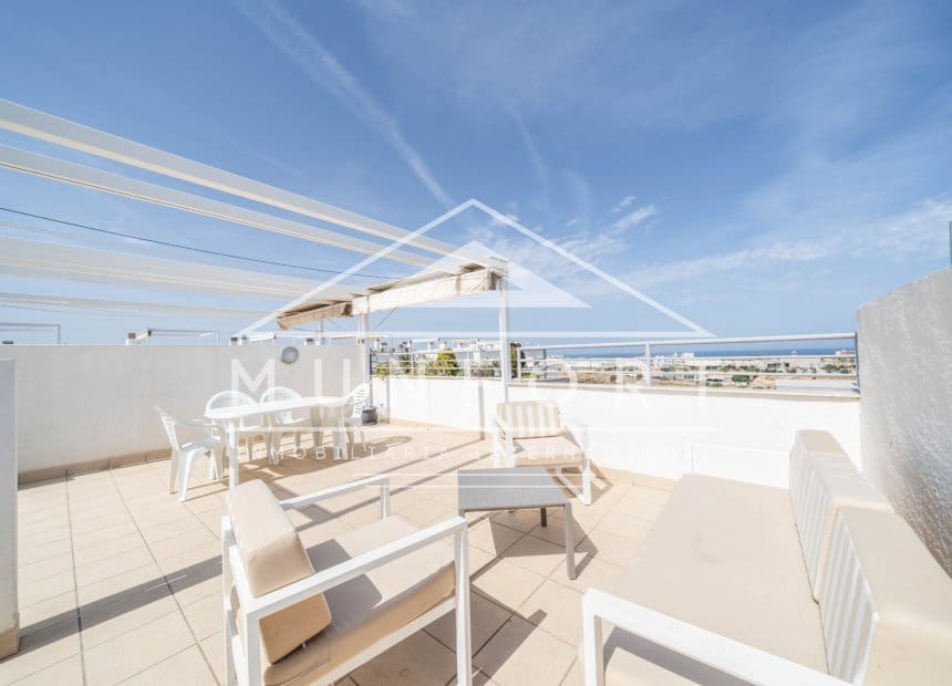 2 makuuhuone Kattohuoneisto myytävänä paikassa Orihuela Costa mukana uima-altaan - 309 000 € (Ref: 9928492)