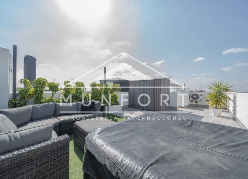 2 bedroom Villa for sale in Roldan with pool - € 289,900 (Ref: 9928552)