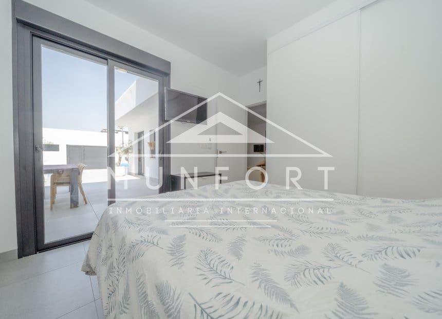 2 bedroom Villa for sale in Roldan with pool - € 289,900 (Ref: 9928552)