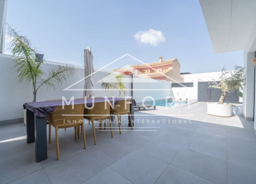 2 bedroom Villa for sale in Roldan with pool - € 289,900 (Ref: 9928552)