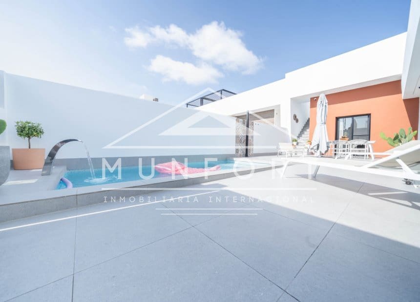 3 bedroom Townhouse for sale in Roldan with pool - € 319,900 (Ref: 9928554)