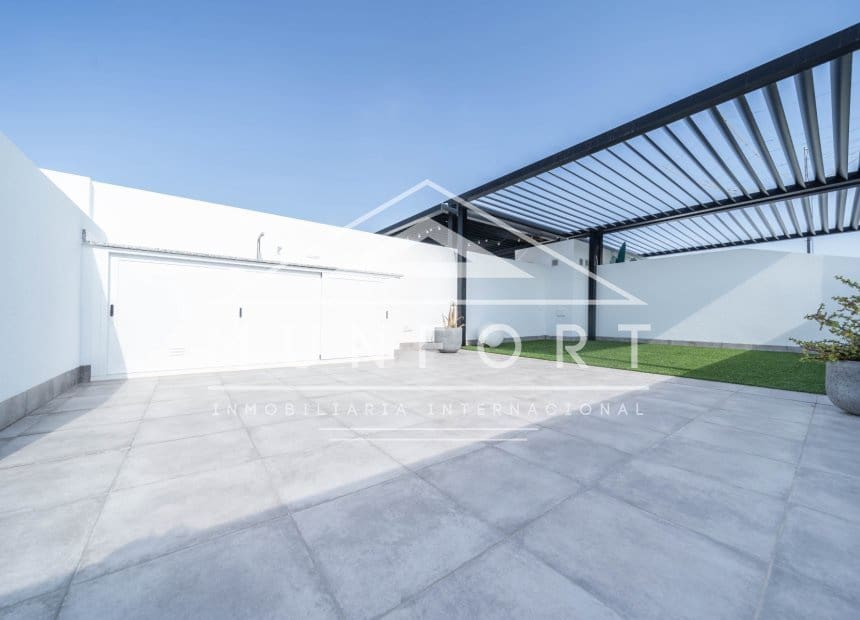 3 bedroom Townhouse for sale in Roldan with pool - € 319,900 (Ref: 9928554)