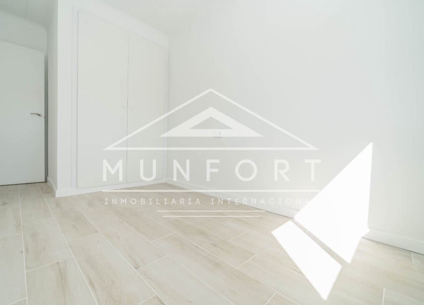 2 slaapkamer Huis te koop in Torrevieja met zwembad - € 239.900 (Ref: 9932364)