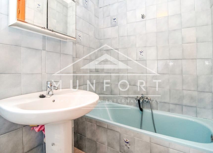 5 bedroom Townhouse for holiday rental in Torre de la Horadada with pool - € 4,000 (Ref: 9937318)