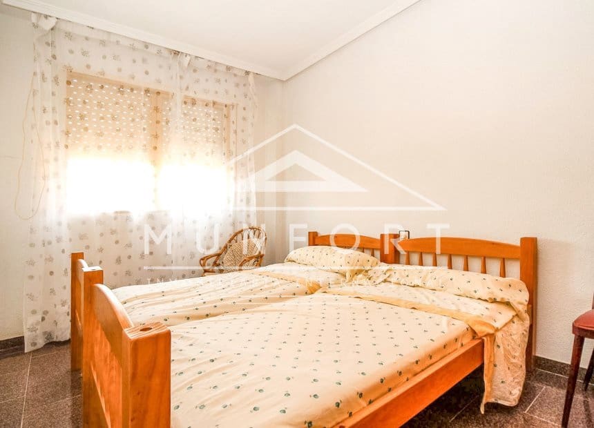 5 bedroom Townhouse for holiday rental in Torre de la Horadada with pool - € 4,000 (Ref: 9937318)