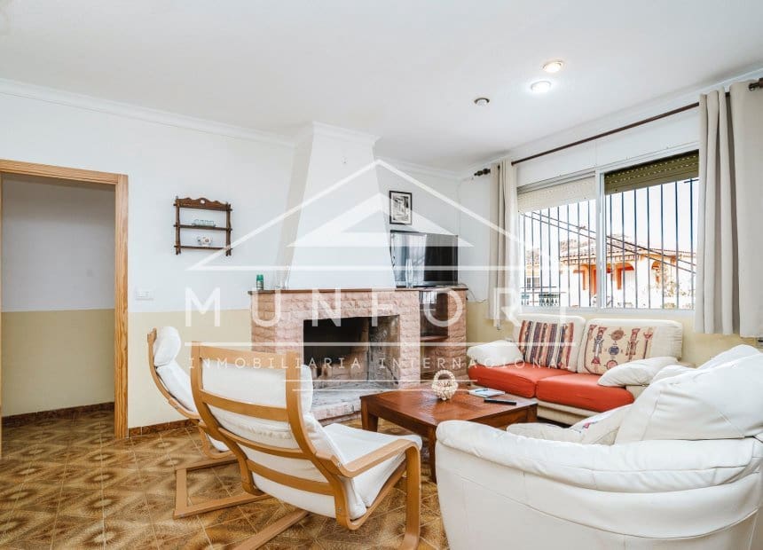 4 Zimmer Villa zu verkaufen in El Carmoli - 250.000 € (Ref: 9940851)