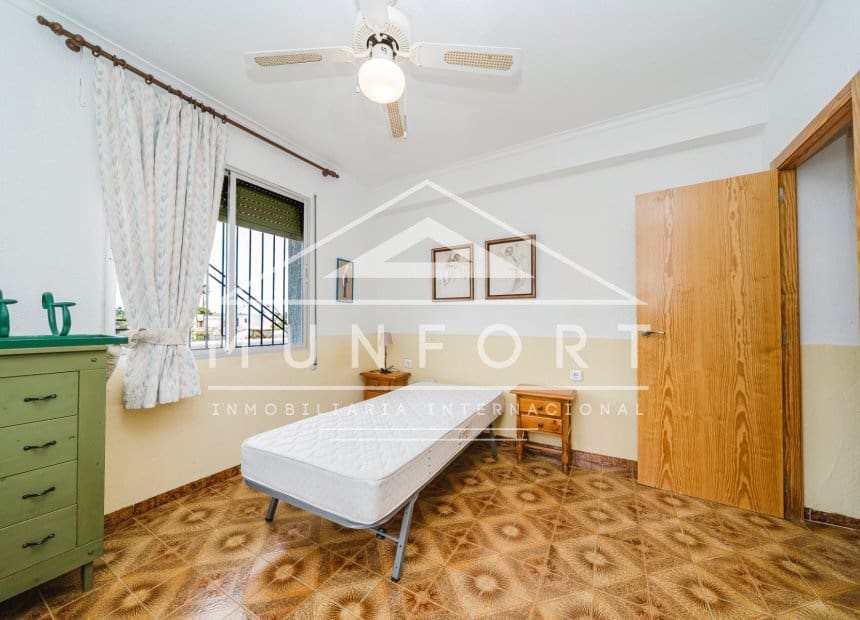 4 Zimmer Villa zu verkaufen in El Carmoli - 250.000 € (Ref: 9940851)