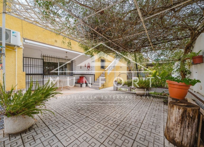 4 Zimmer Villa zu verkaufen in El Carmoli - 250.000 € (Ref: 9940851)