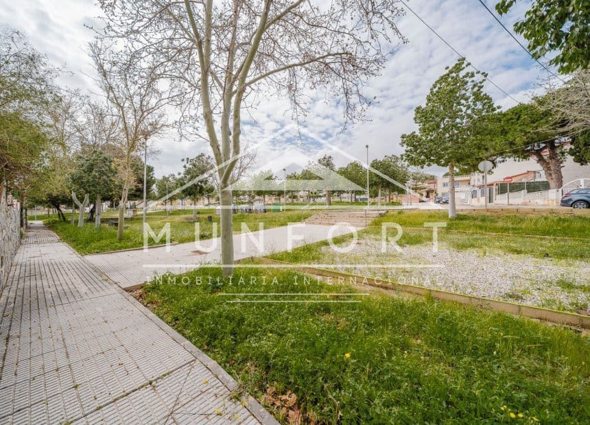 4 Zimmer Villa zu verkaufen in El Carmoli - 250.000 € (Ref: 9940851)