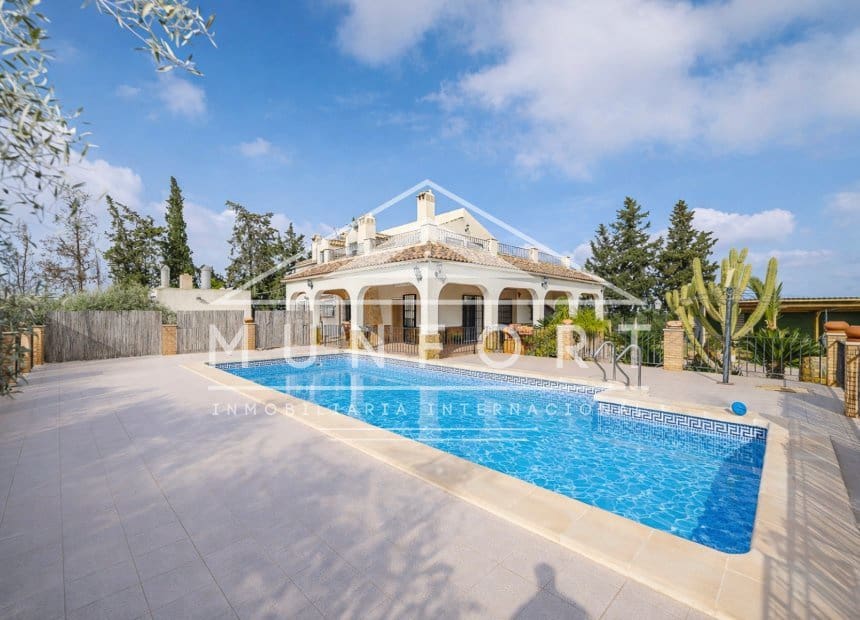 5 soveværelse Villa til salg i Valle del Sol med swimmingpool - € 529.000 (Ref: 9940852)