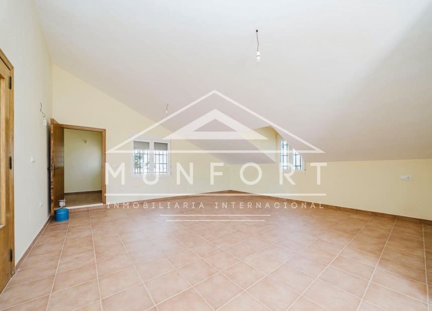 5 soveværelse Villa til salg i Valle del Sol med swimmingpool - € 529.000 (Ref: 9940852)
