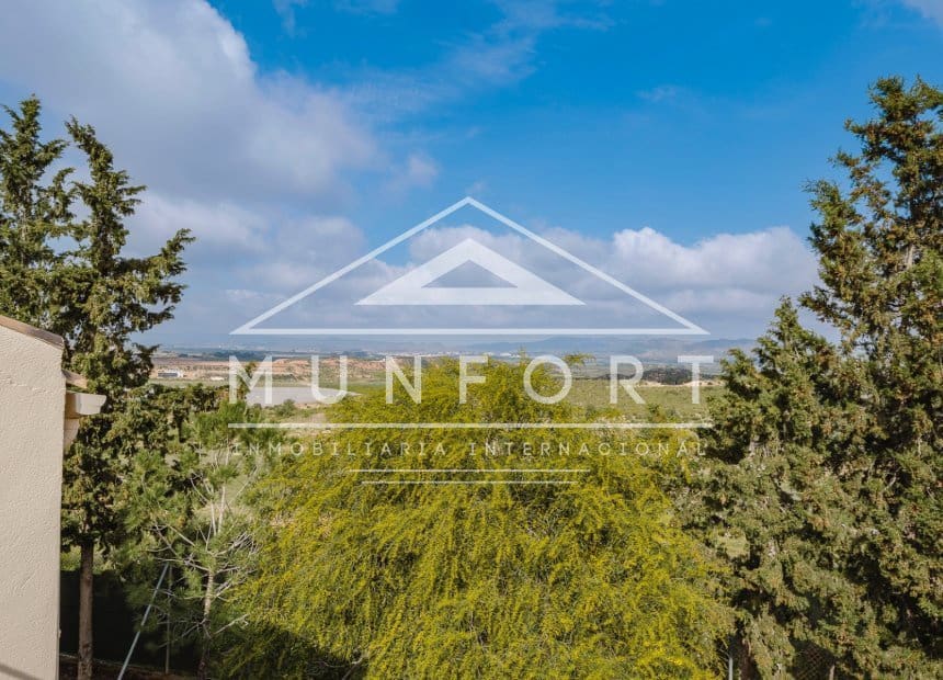 5 soveværelse Villa til salg i Valle del Sol med swimmingpool - € 529.000 (Ref: 9940852)