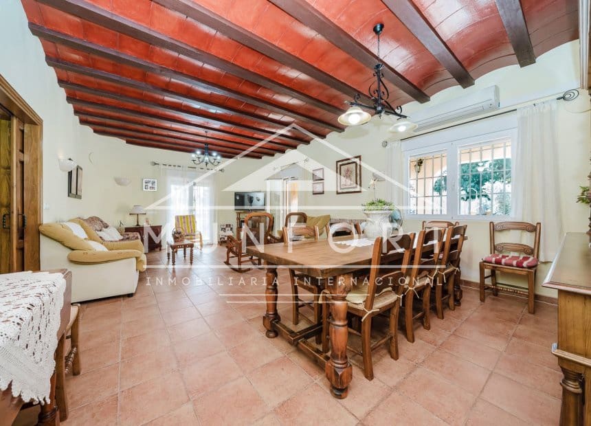 5 soveværelse Villa til salg i Valle del Sol med swimmingpool - € 529.000 (Ref: 9940852)