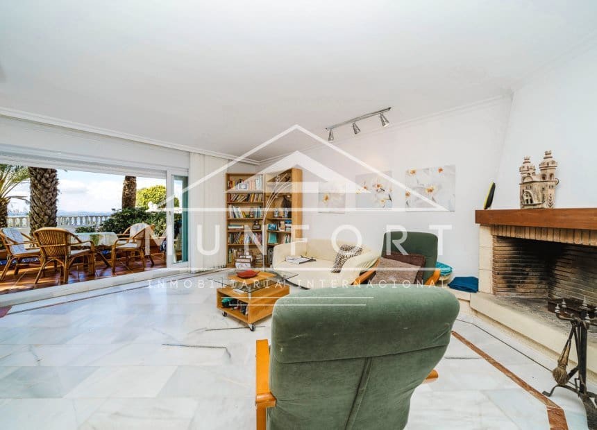 6 sovrum Villa till salu i La Manga del Mar Menor - 750 000 € (Ref: 9940856)