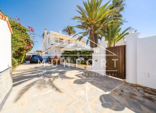 6 sovrum Villa till salu i La Manga del Mar Menor - 750 000 € (Ref: 9940856)
