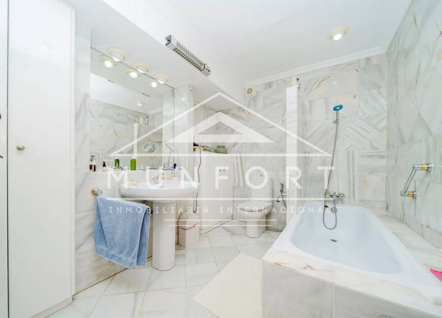 6 sovrum Villa till salu i La Manga del Mar Menor - 750 000 € (Ref: 9940856)