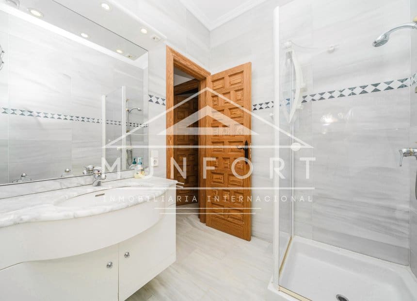 6 sovrum Villa till salu i La Manga del Mar Menor - 750 000 € (Ref: 9940856)