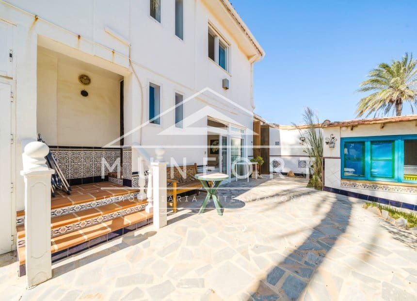 6 sovrum Villa till salu i La Manga del Mar Menor - 750 000 € (Ref: 9940856)
