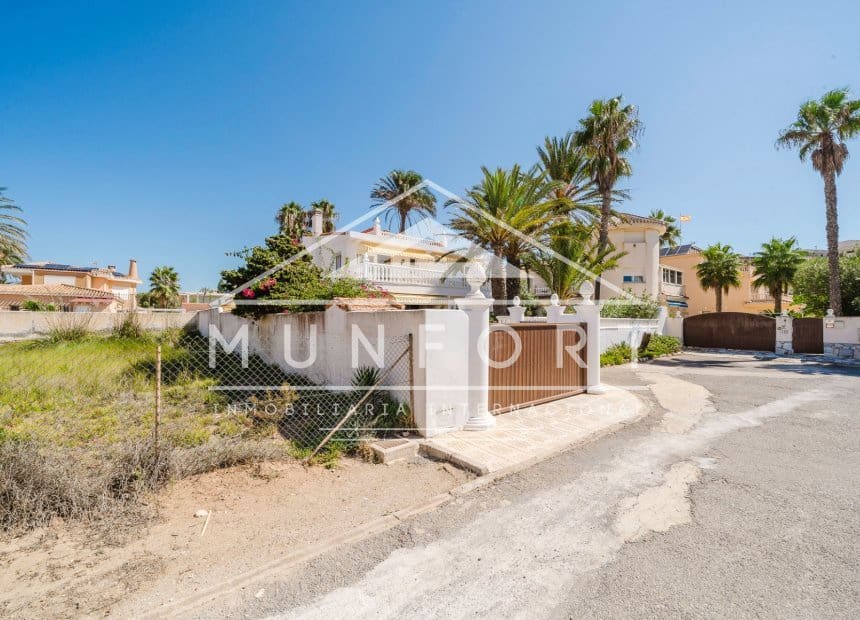 6 sovrum Villa till salu i La Manga del Mar Menor - 750 000 € (Ref: 9940856)