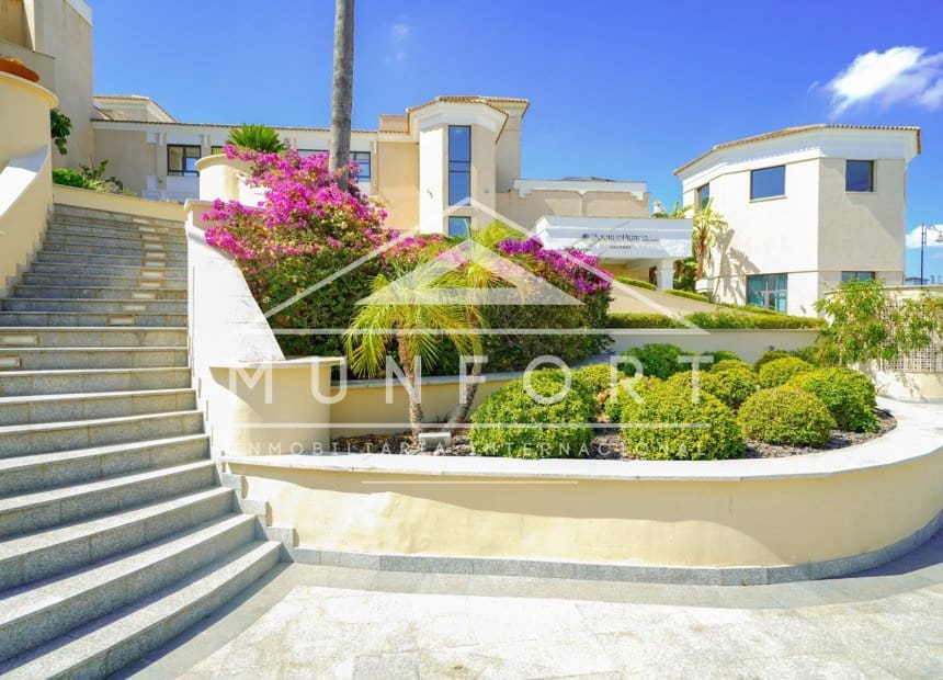 2 chambre Penthouse à vendre à La Torre Golf Resort avec piscine - 199 900 € (Ref: 9940861)