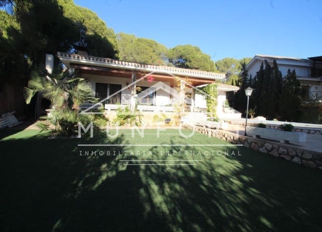 4 Zimmer Villa zu verkaufen in Dehesa de Campoamor, Orihuela mit Pool - 889.900 € (Ref: 9940862)