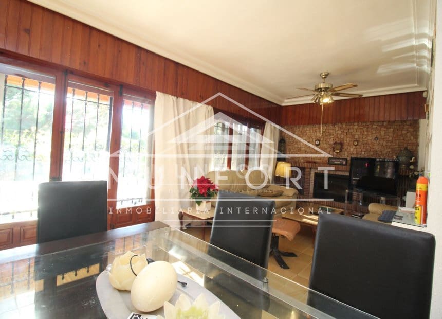 4 Zimmer Villa zu verkaufen in Dehesa de Campoamor mit Pool - 889.900 € (Ref: 9940862)