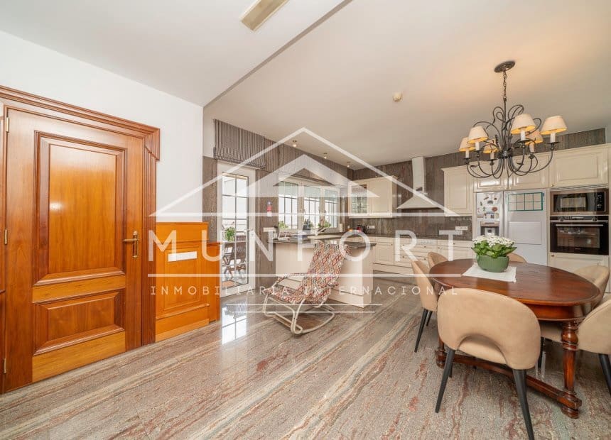 5 makuuhuone Huvila myytävänä paikassa San Pedro del Pinatar mukana uima-altaan - 1 299 000 € (Ref: 9940864)