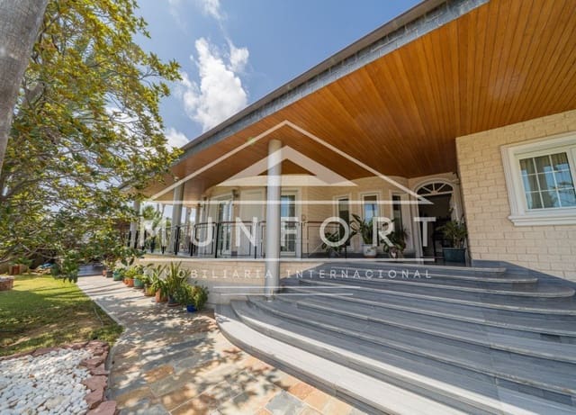 5 makuuhuone Huvila myytävänä paikassa San Pedro del Pinatar ciudad, San Pedro del Pinatar mukana uima-altaan - 1 299 000 € (Ref: 9940864)
