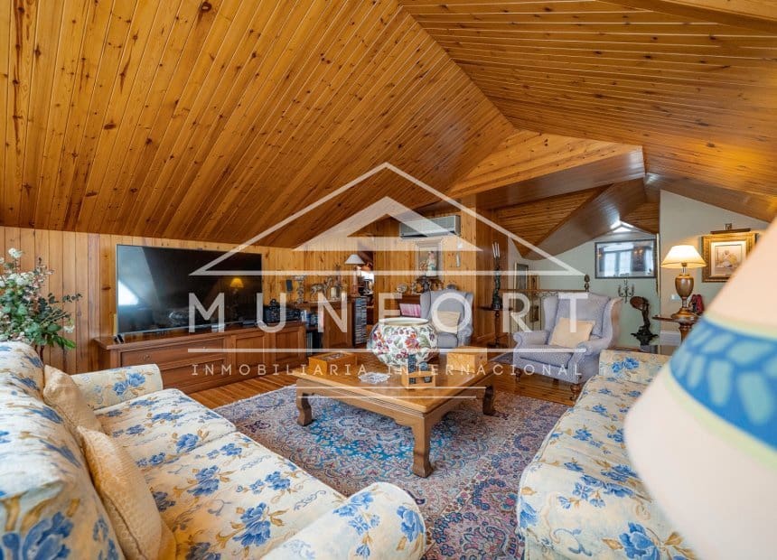 5 makuuhuone Huvila myytävänä paikassa San Pedro del Pinatar mukana uima-altaan - 1 299 000 € (Ref: 9940864)
