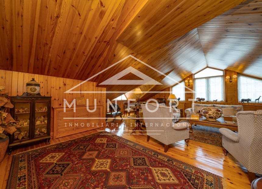 5 makuuhuone Huvila myytävänä paikassa San Pedro del Pinatar mukana uima-altaan - 1 299 000 € (Ref: 9940864)