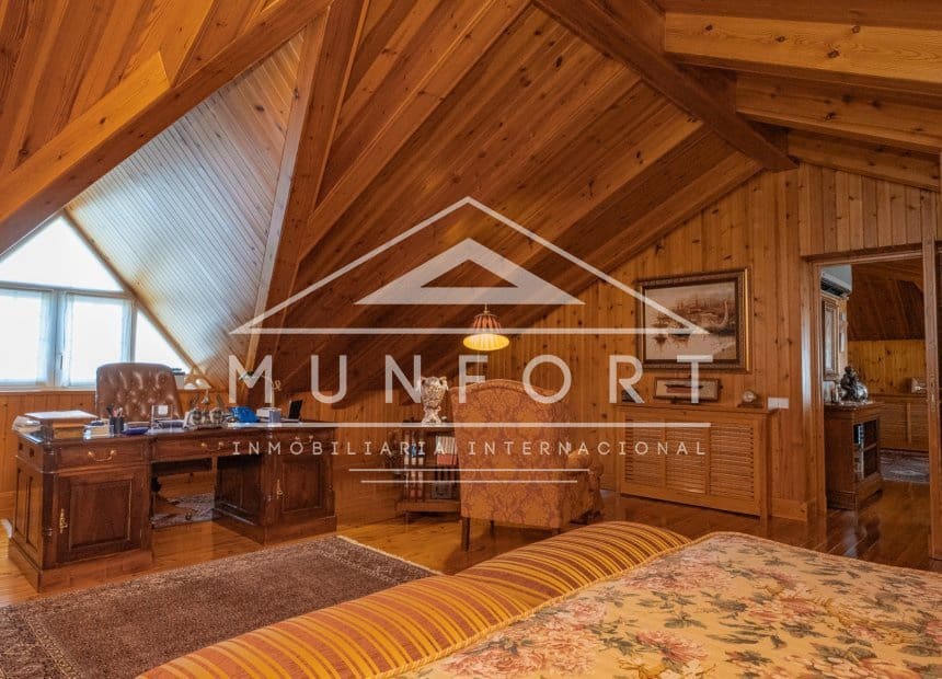 5 makuuhuone Huvila myytävänä paikassa San Pedro del Pinatar mukana uima-altaan - 1 299 000 € (Ref: 9940864)