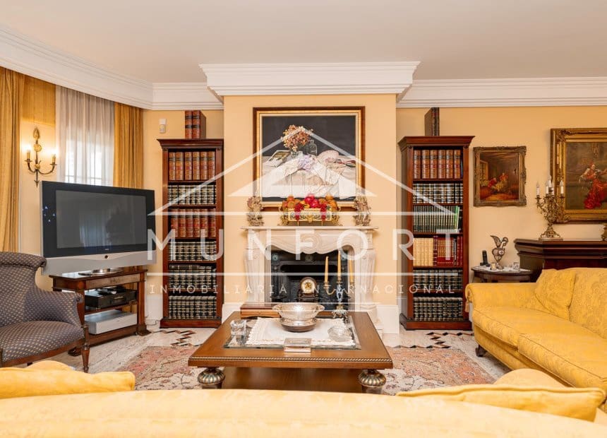 5 makuuhuone Huvila myytävänä paikassa San Pedro del Pinatar mukana uima-altaan - 1 299 000 € (Ref: 9940864)