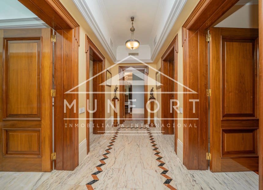 5 makuuhuone Huvila myytävänä paikassa San Pedro del Pinatar mukana uima-altaan - 1 299 000 € (Ref: 9940864)