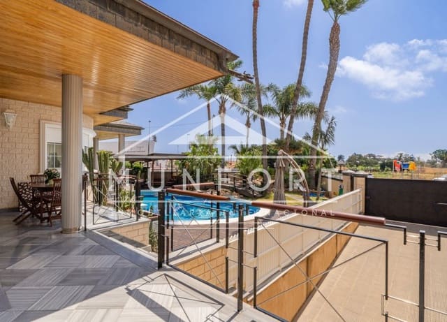 5 makuuhuone Huvila myytävänä paikassa San Pedro del Pinatar ciudad, San Pedro del Pinatar mukana uima-altaan - 1 299 000 € (Ref: 9940864)