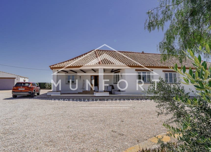 4 soveværelse Erhverv til salg i Valle del Sol med swimmingpool - € 895.000 (Ref: 9941200)