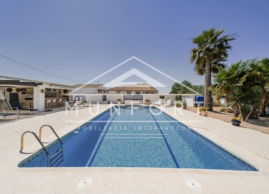 4 soveværelse Villa til salg i Valle del Sol med swimmingpool - € 895.000 (Ref: 9941201)
