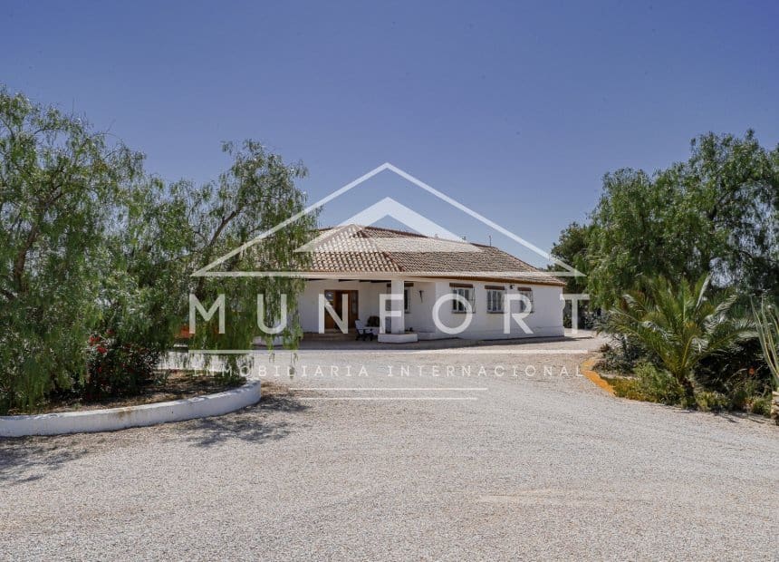 4 soveværelse Villa til salg i Valle del Sol med swimmingpool - € 895.000 (Ref: 9941201)
