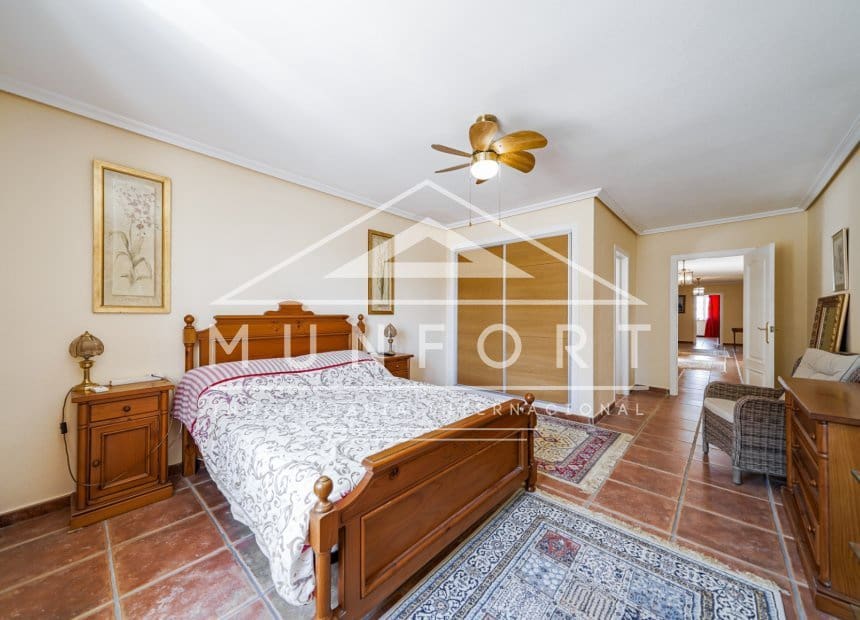 4 soveværelse Villa til salg i Valle del Sol med swimmingpool - € 895.000 (Ref: 9941201)