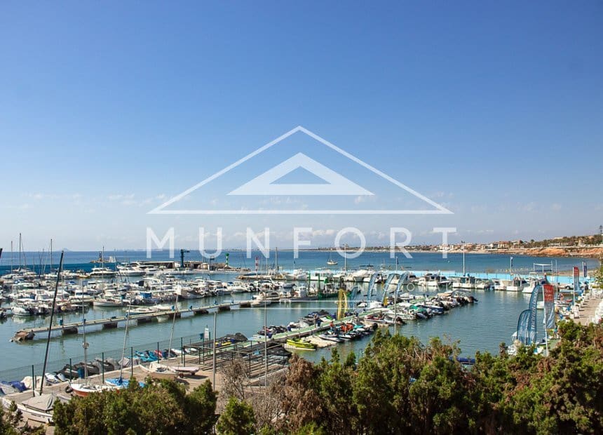 3 quarto Moradia para venda em Pilar de la Horadada com piscina - 544 500 € (Ref: 9941562)