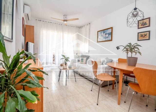 Appartement de 2 chambres de location de vacances à Dehesa de Campoamor, Orihuela - 900 € (Ref: 9944935)