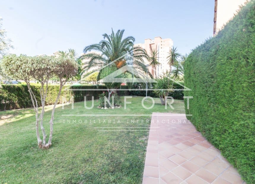 Appartement de 2 chambres de location de vacances à Dehesa de Campoamor - 900 € (Ref: 9944935)
