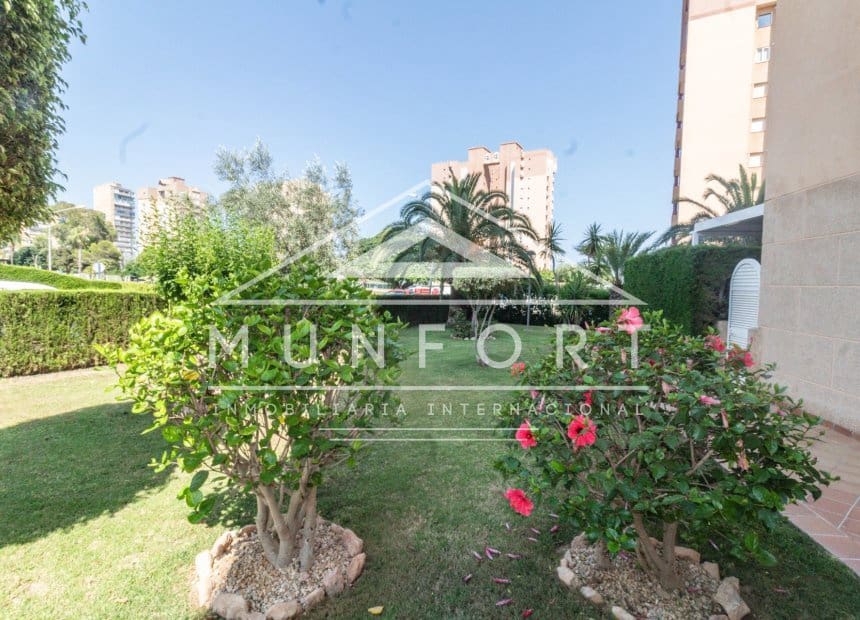 Appartement de 2 chambres de location de vacances à Dehesa de Campoamor - 900 € (Ref: 9944935)