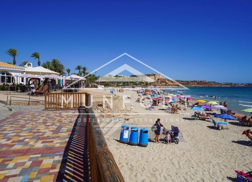 2 soverom Leilighet til salgs i Dehesa de Campoamor - € 800 (Ref: 9944935)