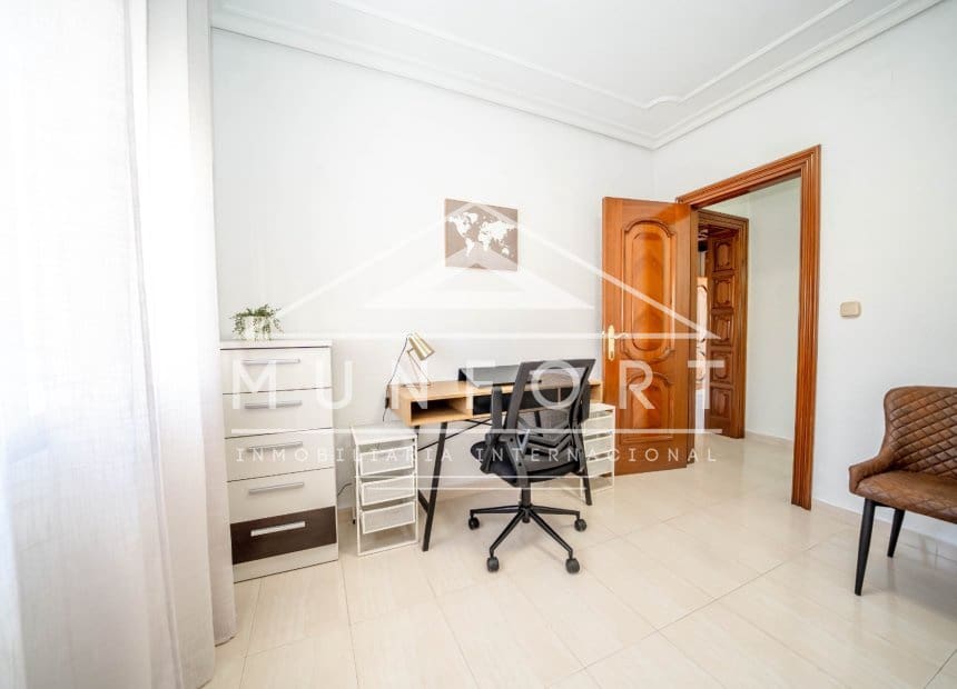 Appartement de 3 chambres à louer à Lo Pagan - 850 € (Ref: 9946050)