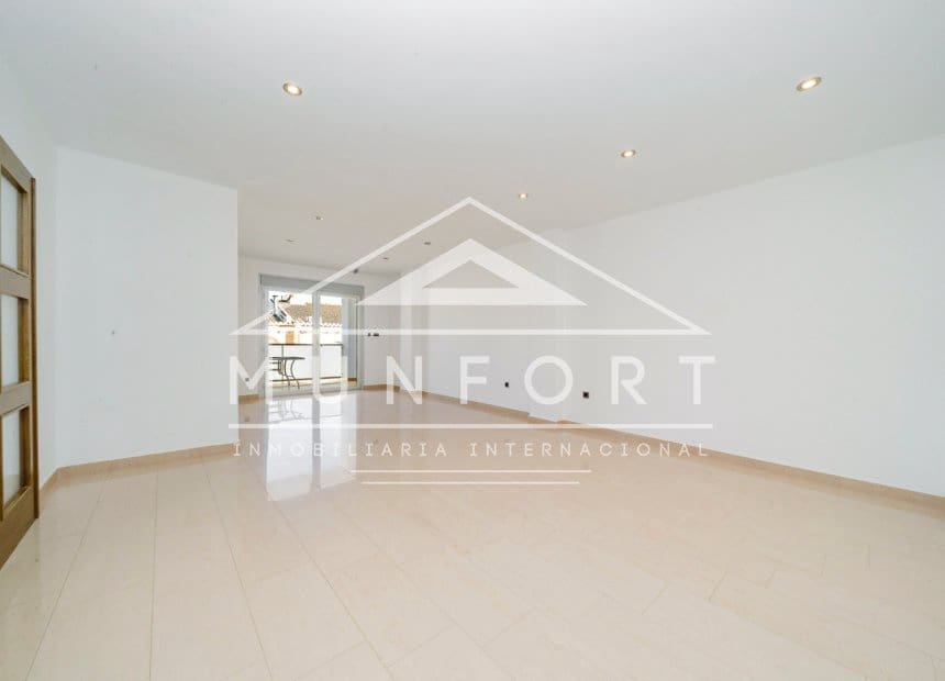3 bedroom Apartment for sale in Pilar de la Horadada - € 289,900 (Ref: 9946335)