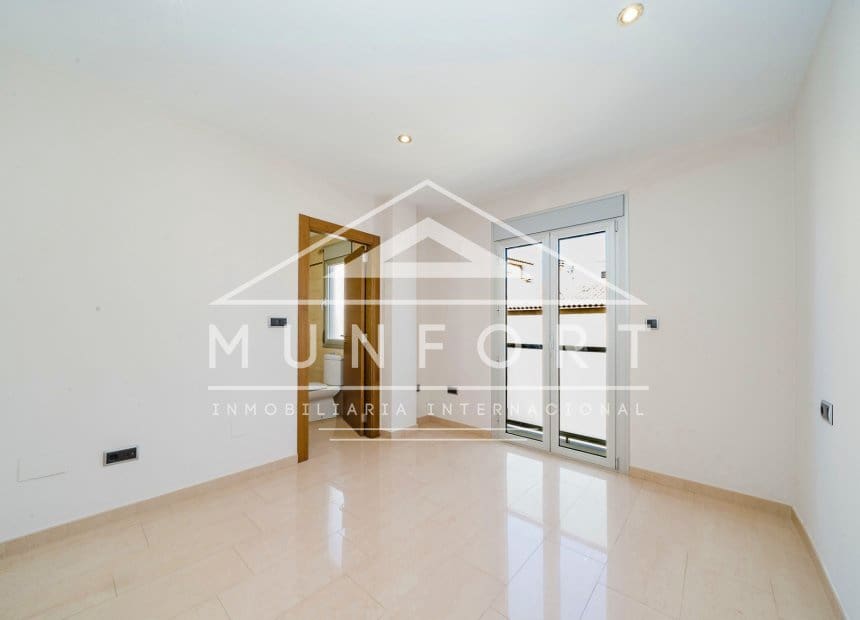 3 bedroom Apartment for sale in Pilar de la Horadada - € 289,900 (Ref: 9946335)