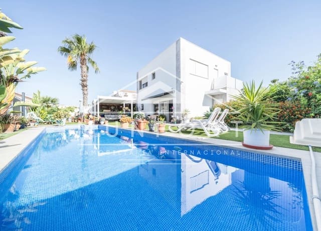 2 chambre Villa/Maison à vendre à El Chaparral - La Siesta - La Torreta, Torrevieja avec piscine - 464 999 € (Ref: 9948845)